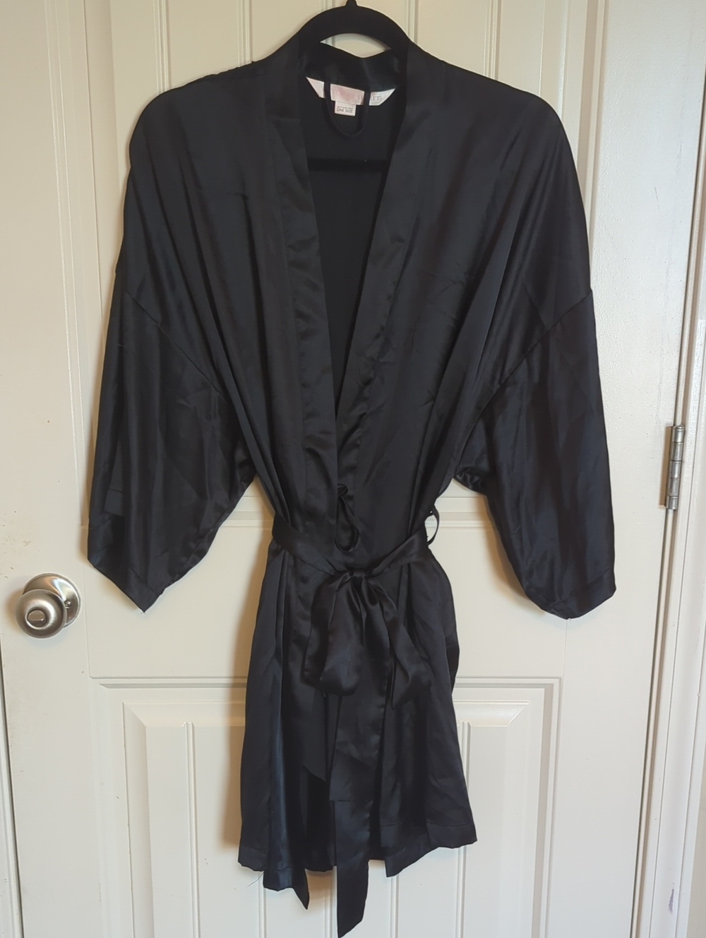 Victoria's Secret Black Satin Kimono Wrap Robe With Pockets